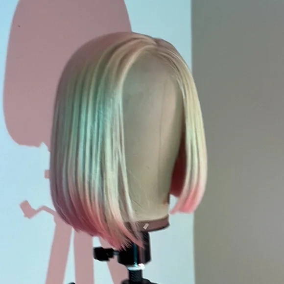Synthetic bob blonde wig - Picture 5 of 8